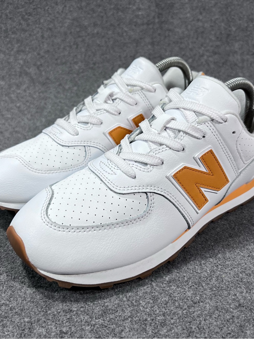 New Balance 574 White/Orange Size 7 Womens 8.5 Retro Sneakers Classic